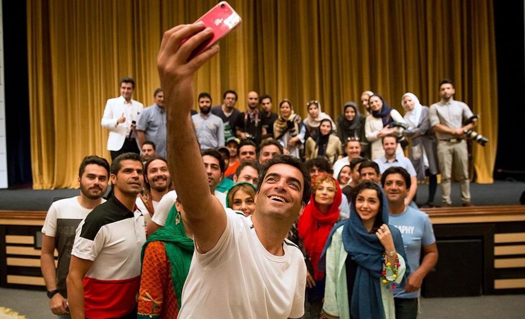 معرفی فیلم سینمایی آینه بغل + نظرات بینندگان و نقد فیلم