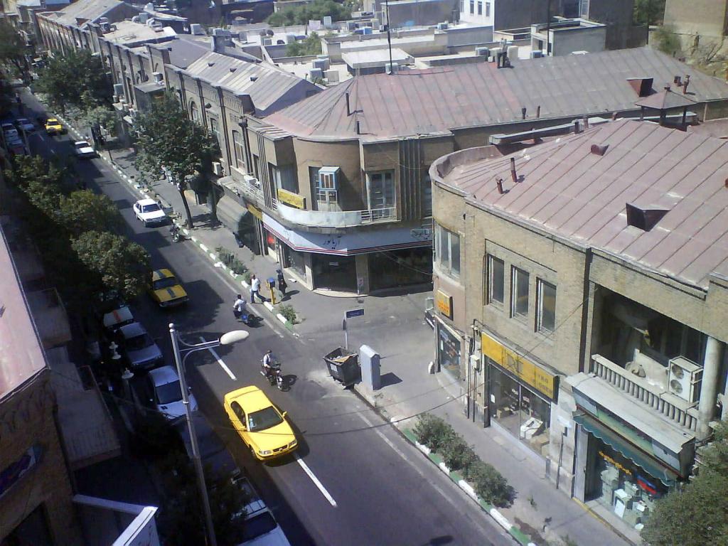 خیابان لالهزار تهران (Lalehzar) کجاست؟