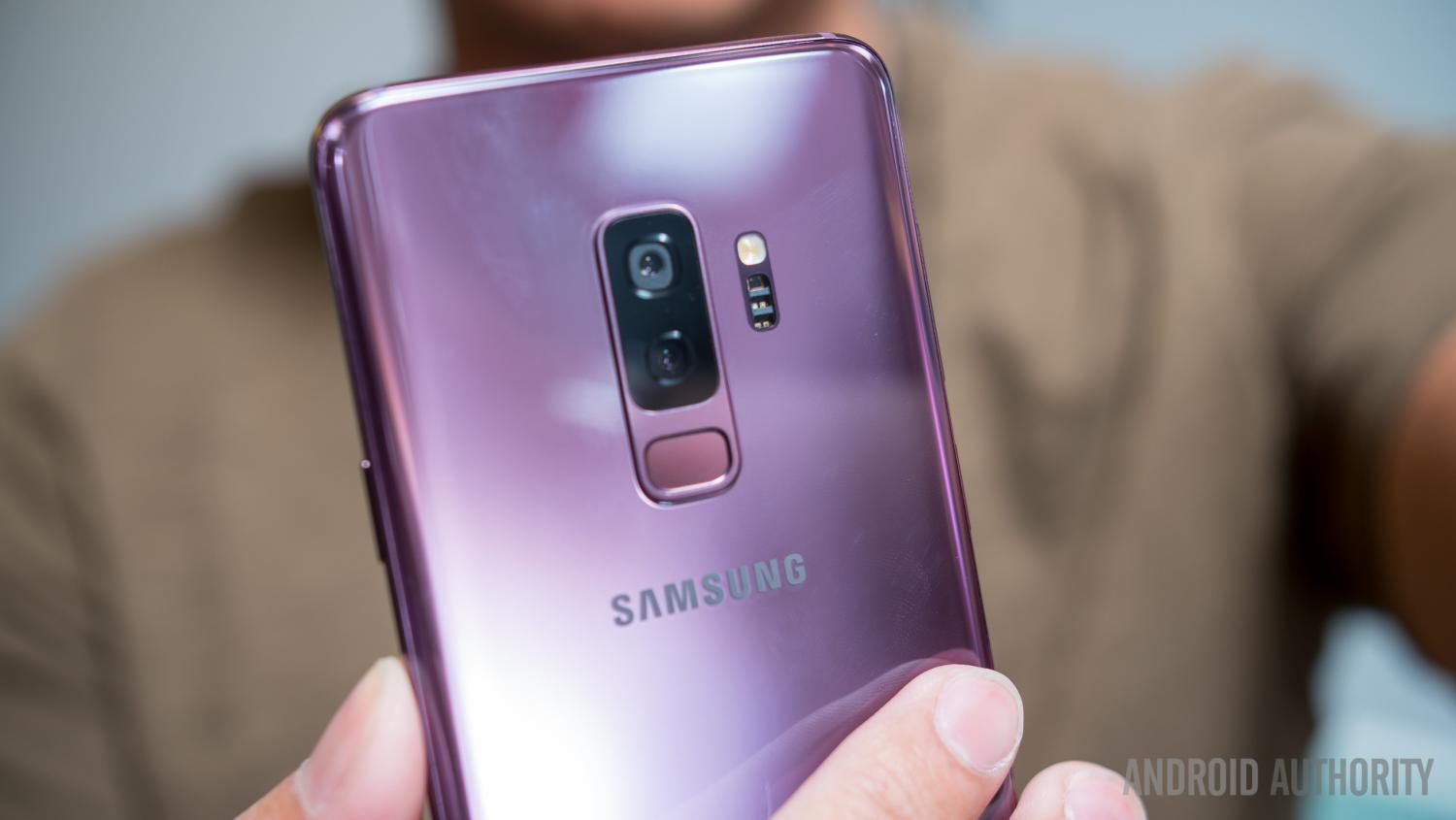 گوشي موبايل سامسونگ مدل Galaxy S9 Plus SM-965FD دو سيم کارت ظرفيت 64 گيگابايت Samsung Galaxy S9 Plus SM-G965FD Dual SIM 64GB Mobile Phone With Gift