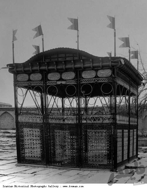 تصاویری از آرامگاه حافظ شیرازی در زمان قاجار