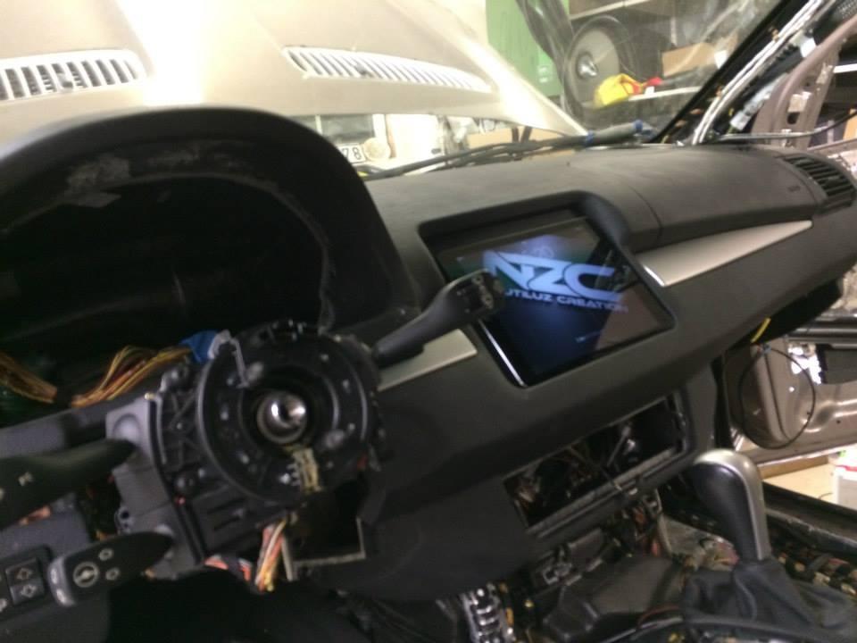 شاسی بلند BMW با 6 چرخ و پر از بلندگو!!
