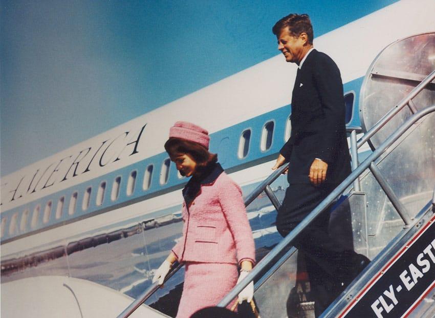 جان اف کندی و همسرش