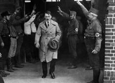 زندگینامه آدولف هیتلر / از کودکی و جوانی تا آخر لحظات پایان زندگی