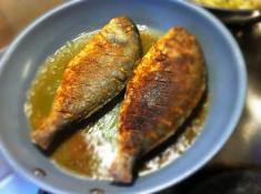 روش صحیح پخت ماهی سرخ کرده لذیذ در خانه