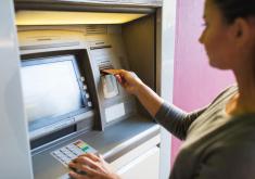 دستگاه خودپرداز یا اِی تی اِم (ATM) چیست و چگونه کار می کند؟
