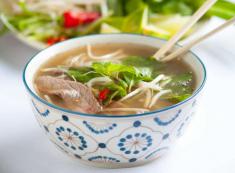 آموزش پخت مشهورترین غذای ویتنامی - طرز تهیه خوراک‌ فو