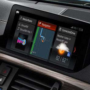 The iDrive touchscreen is your 2 Series’ center for on-road convenience and technology.