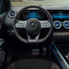 Mercedes-Benz B-Class 2020 interior