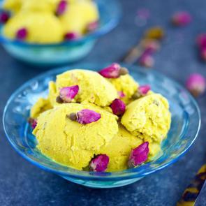 بستنی سنتی زعفرانی اکبر مشتی | Saffron ice cream, Akbar mashti, bastani