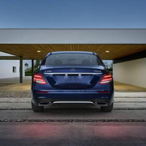 E 350 4MATIC Sedan in Lunar Blue with standard LED taillamps 