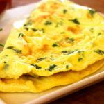 عکس املت پنیر با سبزیجات | Herb and Cheese omelette