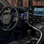 درون کابین کمری 2024 - XSE Hybrid interior shown in Black leather trim with available Premium Audio with JBL®