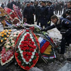 خاکسپاری خلبان جنگده روس که توسط ترکیه مورد هدف قرار گرفت