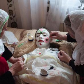 آرایش عروس در مراسم عروسی سنتی بلغارستان