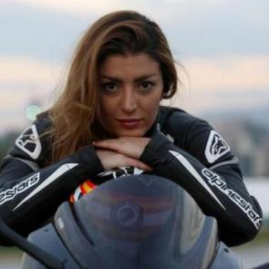 آنی بدر بانوی لبنانی اولین زن جهان عرب است که در مسابقات بین‌المللی موتورسواری سالهای ۲۰۱۳ و ۲۰۱۴در بخش ۶۰۰ سی‌سی نشان قهرمانی دریافت کرده است.