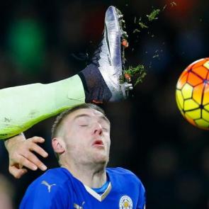 مسابقه فوتبال لسترسیتی و منچسترسیتی در لیگ برتر انگلیس / Photograph: Darren Staples/Reuters