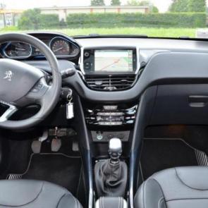 Peugeot 2008 interior #6