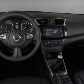 Nissan Sentra SR Turbo 2017 interior #12