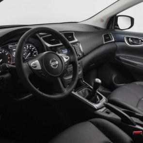Nissan Sentra SR Turbo 2017 interior #14