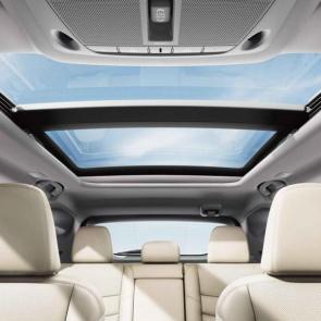 2017 Nissan Murano with available Panoramic Moonroof