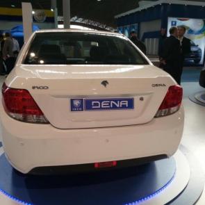 نمایی از خودروی دنا در نمایشگاه مسکو