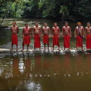 تصاویری از زندگی قبیله وایاپی در آمازون #10