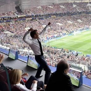 آلبوم عکس فینال جام جهانی 2018 روسیه / شادی رئیس جمهور فرانسه در حضور پوتین