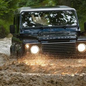 LAND ROVER Defender Off road photo gallery