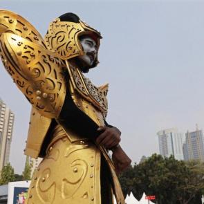 An entertainer wears a traditional costume to promote the 2018 Asian Games 2018 in Jakarta, Indonesia. Photo: EPA