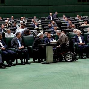 تصاویر حضور حسن روحانی در مجلس برای پاسخ به سئوالات نمایندگان #3