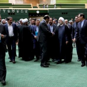 تصاویر حضور حسن روحانی در مجلس برای پاسخ به سئوالات نمایندگان #5