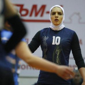 دختر والیبالیست ایرانی، لژیونر شد
