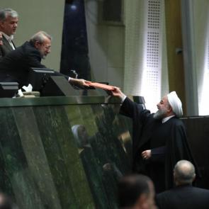 تصاویر حسن روحانی در مراسم تقدیم لایحه بودجه سال 98 به مجلس #1