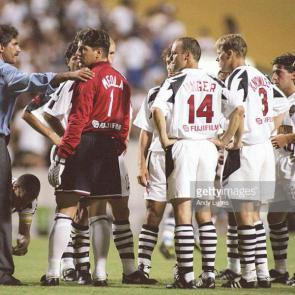 17 Aug 1996: Head coach Carlos Queiroz (far left) of the New York/New Jersey MetroStars talks to goaltender Tony Meola #1 and the MetroStars team during a 3-1 MLS loss to the Tampa Bay Mutiny at Tampa Stadium in Tampa, Florida.