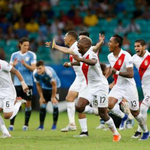 شگفتی بزرگ در کوپا آمه‌ریکا 2019 / پِرو، تیم قدرتمند اروگوئه را حذف کرد!