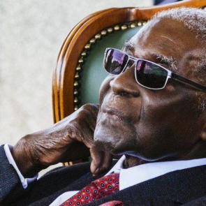 رابرت موگابه رئیس جمهور جنجالی زیمبابوه درگذشت