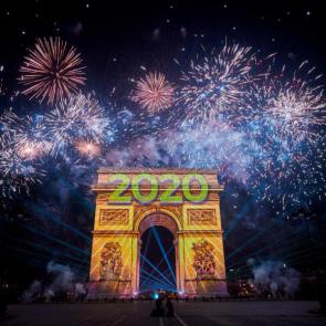 The Arc de Triomphe is engulfed in fireworks as thousands descended on the Champs Elysees to welcome the new year in Paris.Kiran Ridley/Getty Images