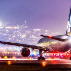 آلبوم عکس زیباترین هواپیماها / ANA Boeing 777 taking off from Osaka