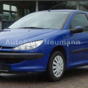 عکس 206 آبی رنگ مدل 2005 در آلمان