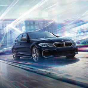 Experience the sporty driving dynamics of the BMW M340i