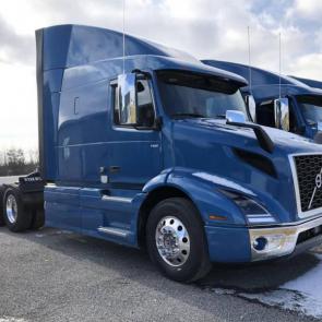 2020 VOLVO VNR64T640 Conventional Sleeper Truck Tractor