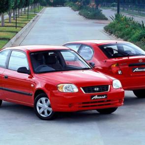 عکس نسل دوم هیوندای اکسنت تولید 1999–2005 / Dodge Verna (Mexico)Giad Accent (Sudan)Hyundai Accent VernaHyundai BrioHyundai VernaHyundai Super PonyHyundai Avega