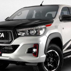 Toyota Hilux GR-S #8