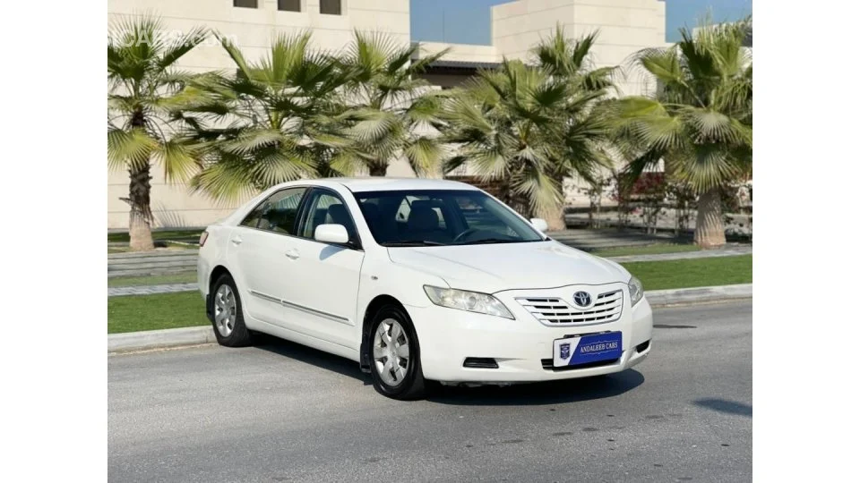 Toyota Camry GL 2009 سفید در امارات