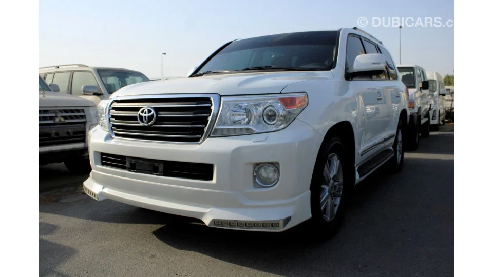 Toyota Land Cruiser GXR V8 4.6L Petrol سفید مدل 2015 در دبی