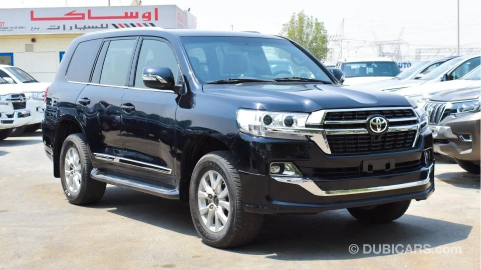 2021 Toyota Land Cruiser VXR V8 مشکی در دبی