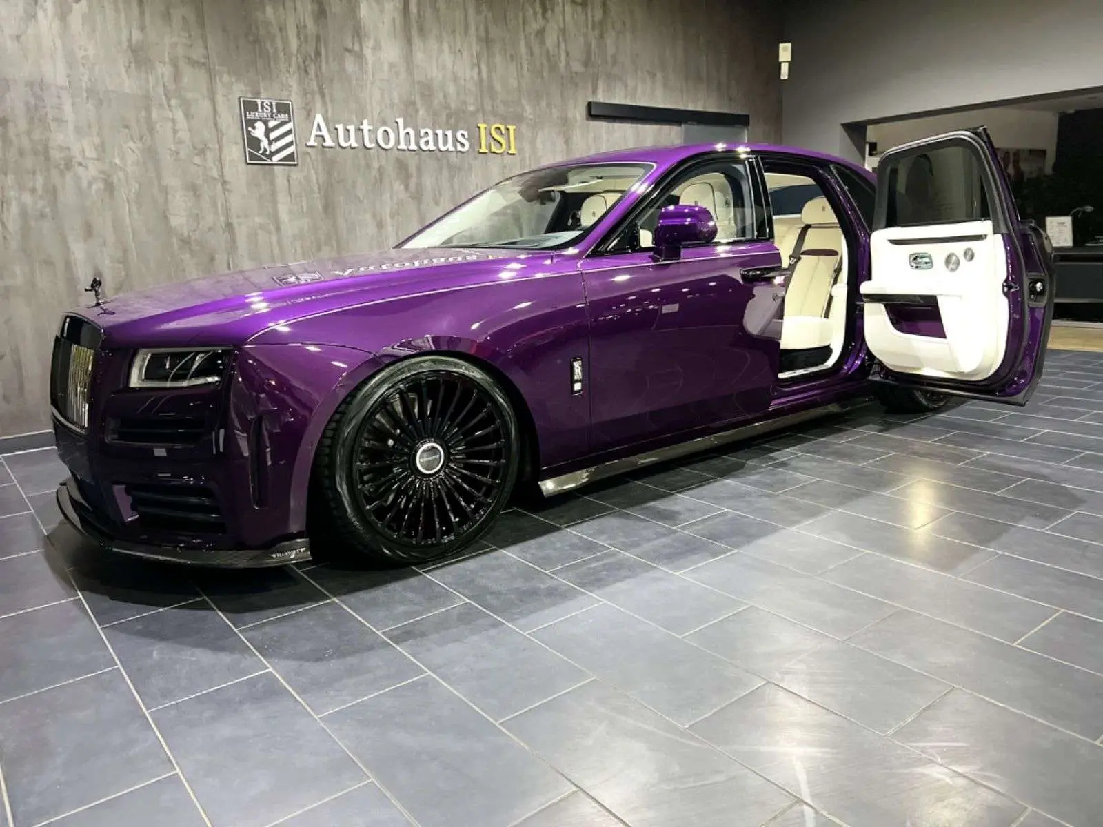 Rolls-Royce Ghost Black Badge MANSORY,VIP CARBON KIT PURPLE مدل 2022