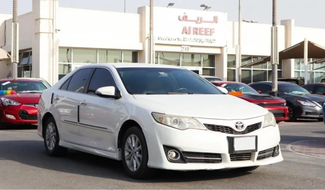 Toyota Camry SE سفید مدل 2012 در دبی