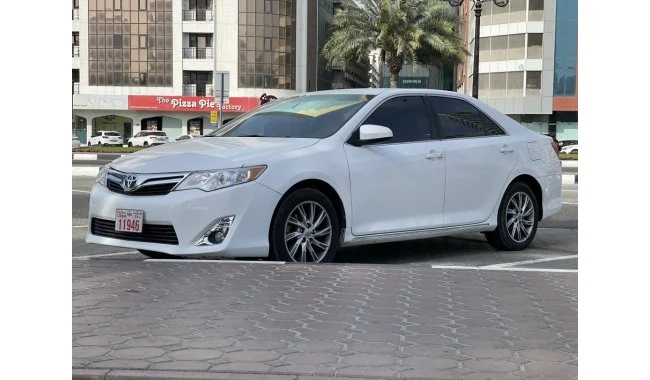 Toyota Camry LE سفید مدل 2012 در دبی
