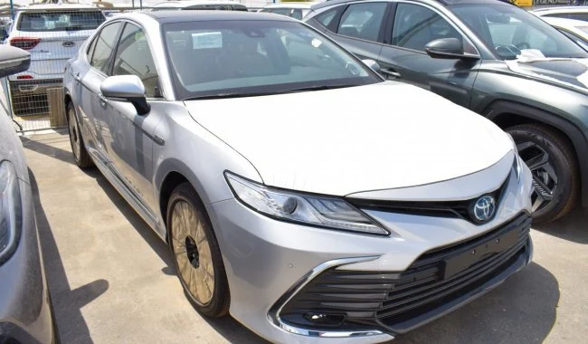 Toyota Camry Hybrid FULL OPTION 2.5L SILVER color 4cyl A/T Export only مدل 2023